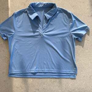 Travis Mathew Polo Shirt Size M Blue Short Sleeve Collared Tee